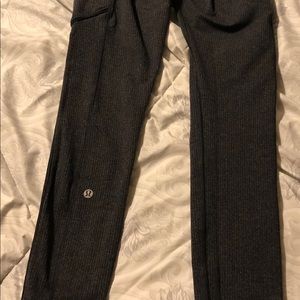 Lululemon leggings size 2 euc side pockets